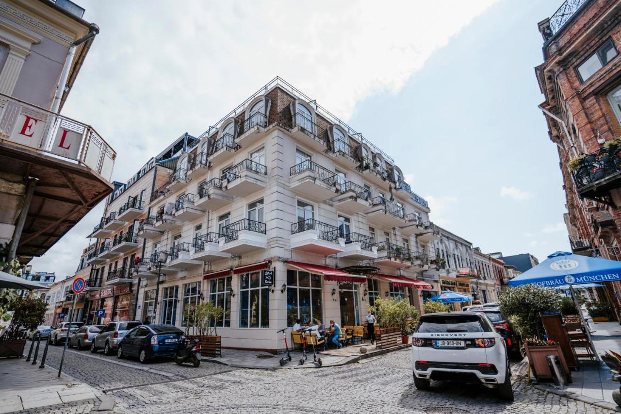 West Apart Hotel Batoemi Buitenkant foto