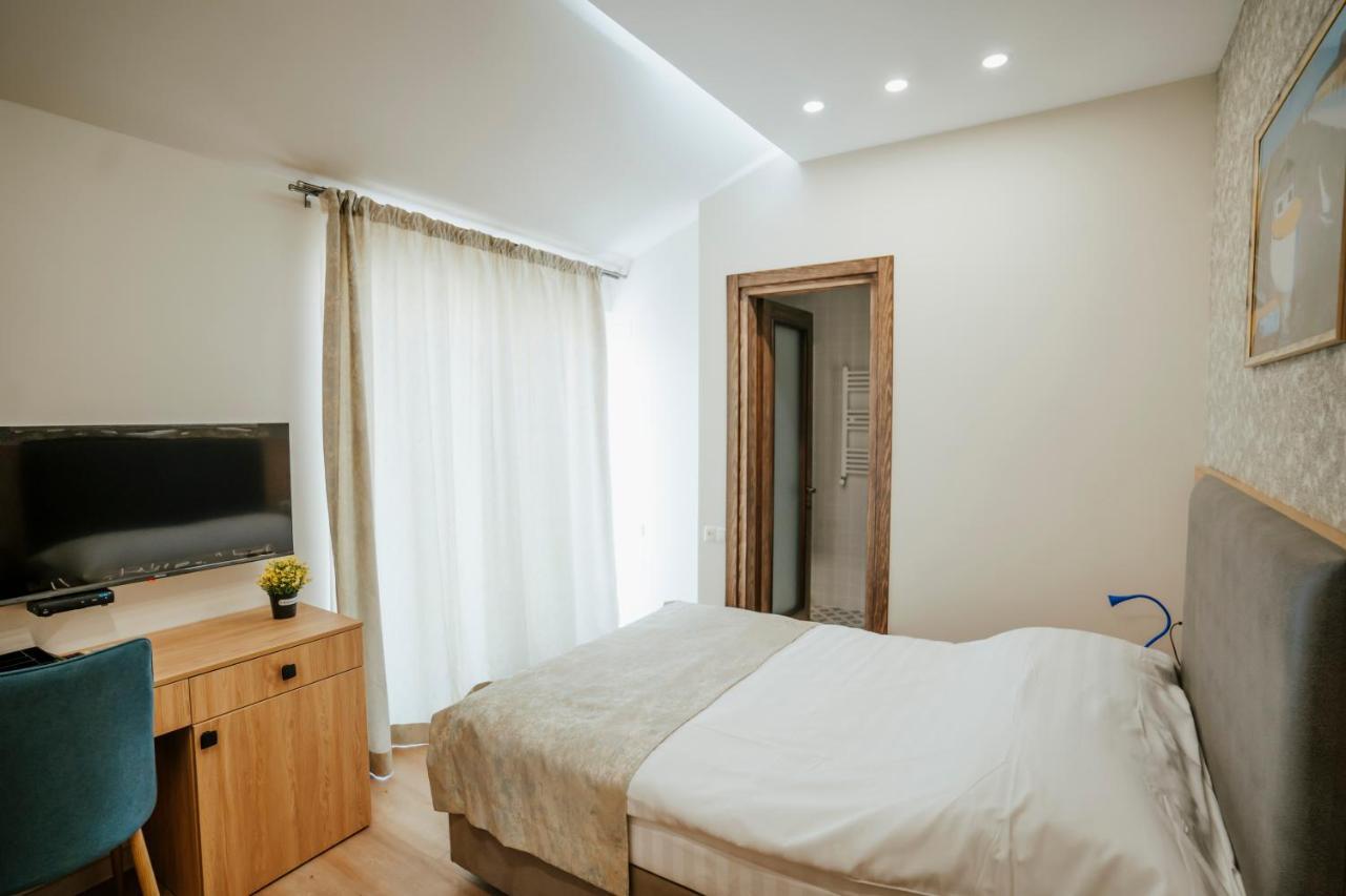West Apart Hotel Batoemi Buitenkant foto